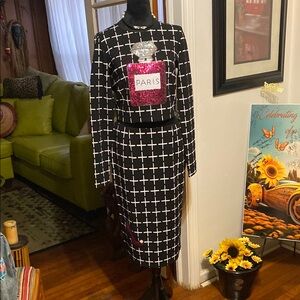 Black and White Sheath 2 piece with embellished design 🥳